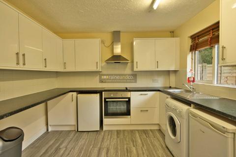 2 bedroom house to rent, Tomsfield, Hatfield