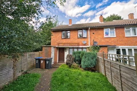 3 bedroom end of terrace house to rent, Willow Way, Hatfield