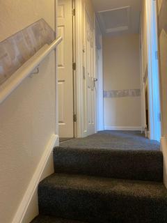 3 bedroom flat to rent, Lane End, Hatfield