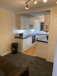 3 bedroom flat to rent, Lane End, Hatfield