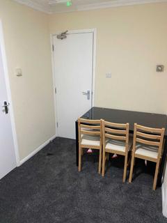 3 bedroom maisonette to rent, Lane End, Hatfield