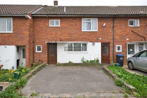 4 bedroom terraced house to rent, Briars Wood, Hatfield