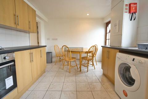 4 bedroom terraced house to rent, Briars Wood, Hatfield