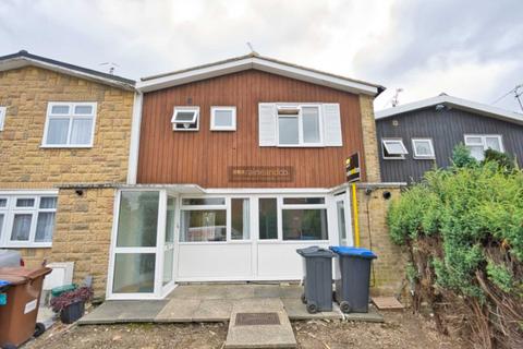 4 bedroom terraced house to rent, Aldykes, Hatfield