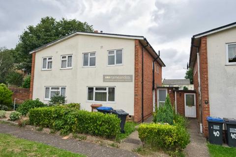 4 bedroom terraced house to rent, Oak Grove, Hatfield