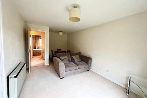 1 bedroom flat to rent, Egham, Surrey, TW20