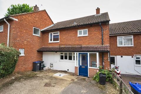 5 bedroom house to rent - Gorse Close, Hatfield