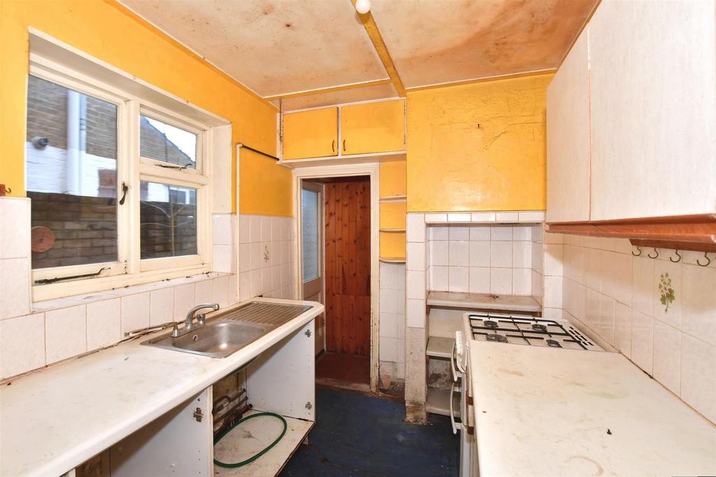 Albert Street, Whitstable, Kent 3 bed terraced house for sale £300,000