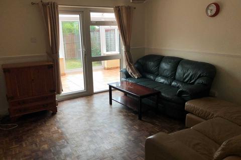 6 bedroom house to rent - Ellenbrook Lane, Hatfield