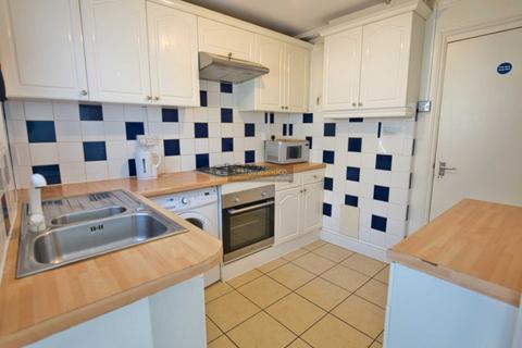 5 bedroom end of terrace house to rent, Eagle Way, Hatfield