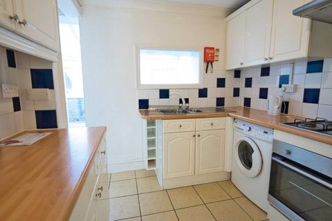 5 bedroom end of terrace house to rent, Eagle Way, Hatfield