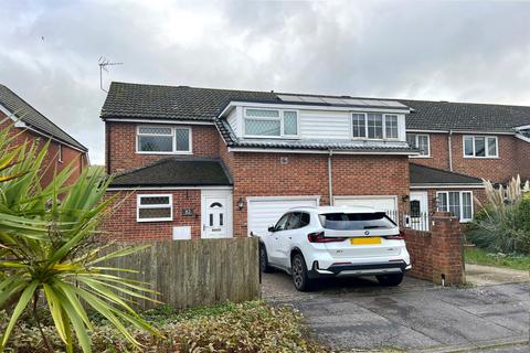 3 bedroom semi-detached house to rent, Redwing Road, Clanfield, Waterlooville, PO8