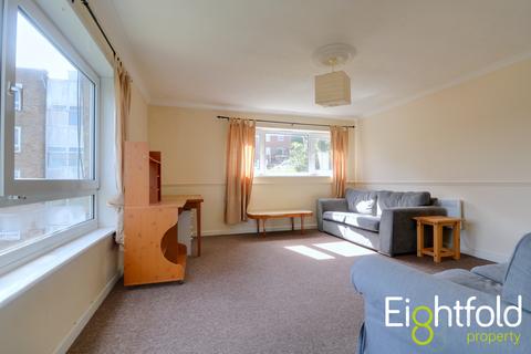 3 bedroom flat to rent, Fitch Drive, Brighton