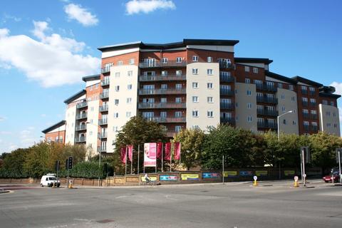 2 bedroom apartment to rent, Aspects Court, Slough, SL1