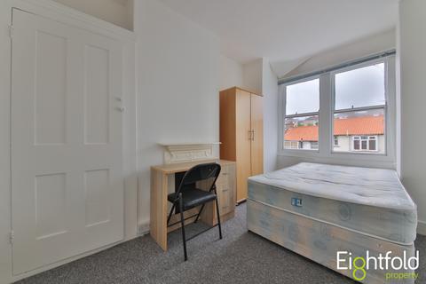 3 bedroom flat to rent, Payne Terrace, Brighton