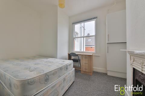 3 bedroom flat to rent, Payne Terrace, Brighton