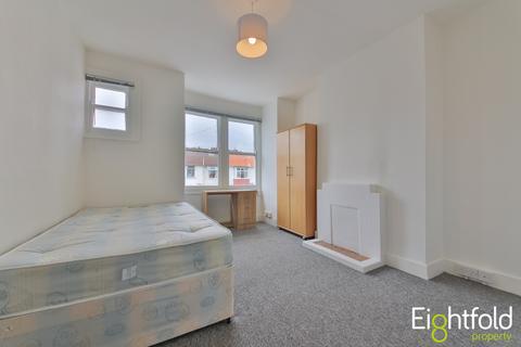 3 bedroom flat to rent, Payne Terrace, Brighton