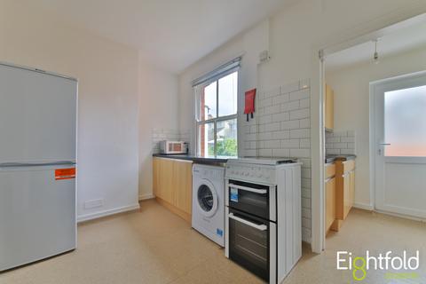 3 bedroom flat to rent, Payne Terrace, Brighton