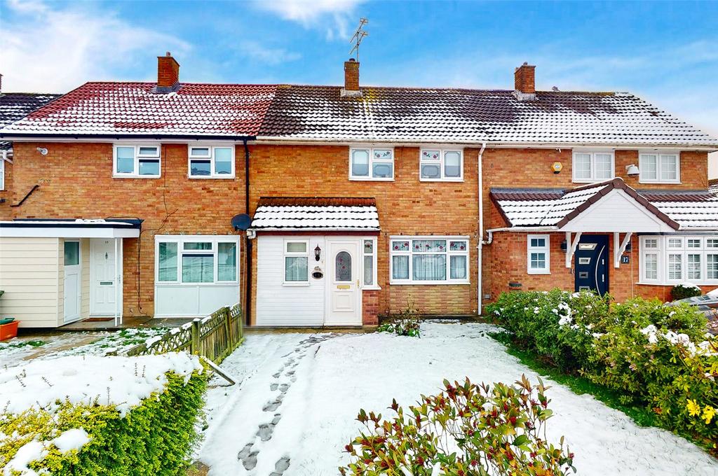 Claydon Crescent, Fryerns, Basildon... 2 bed terraced house £325,000