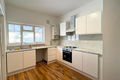 2 bedroom flat to rent, No Deposit Option, Ashgrove Road, Goodmayes, IG3