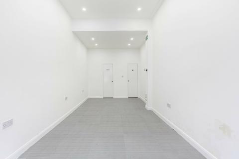 Property to rent - Well Street, Hackney, E9