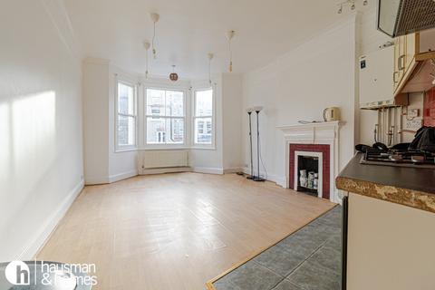 Studio to rent, Inglewood Road, West Hampstead