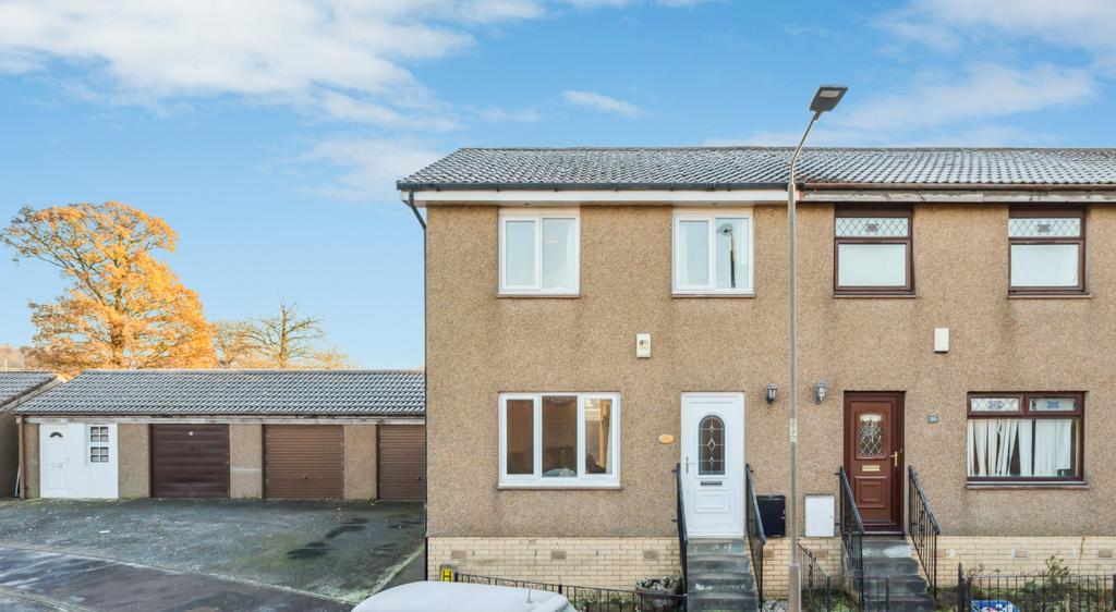 Earls Court, Alloa, Clackmannanshire... 3 bed semidetached house £95,000