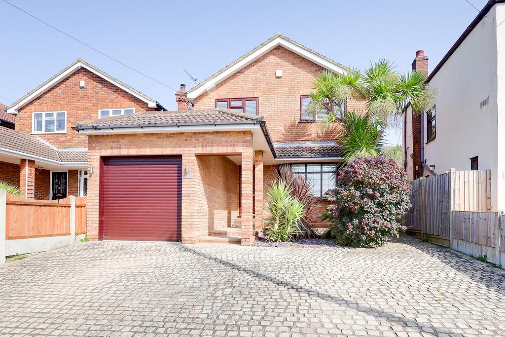 Cumberland Avenue, Benfleet, SS7 4 bed detached house for sale £650,000