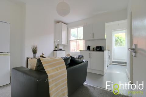 3 bedroom flat to rent, Payne Terrace, Brighton