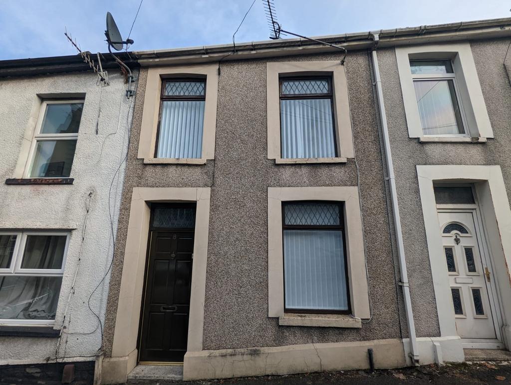 Lewis Road, Neath, Neath Port Talbot. SA11 1EQ 2 bed terraced house £