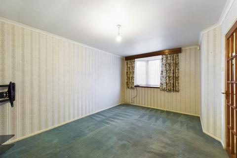 3 bedroom semi-detached house to rent, Bishopswood Road, Tadley, RG26