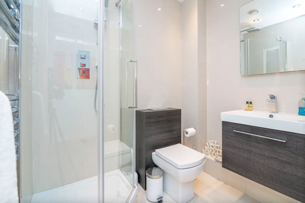 Shower room 1 png