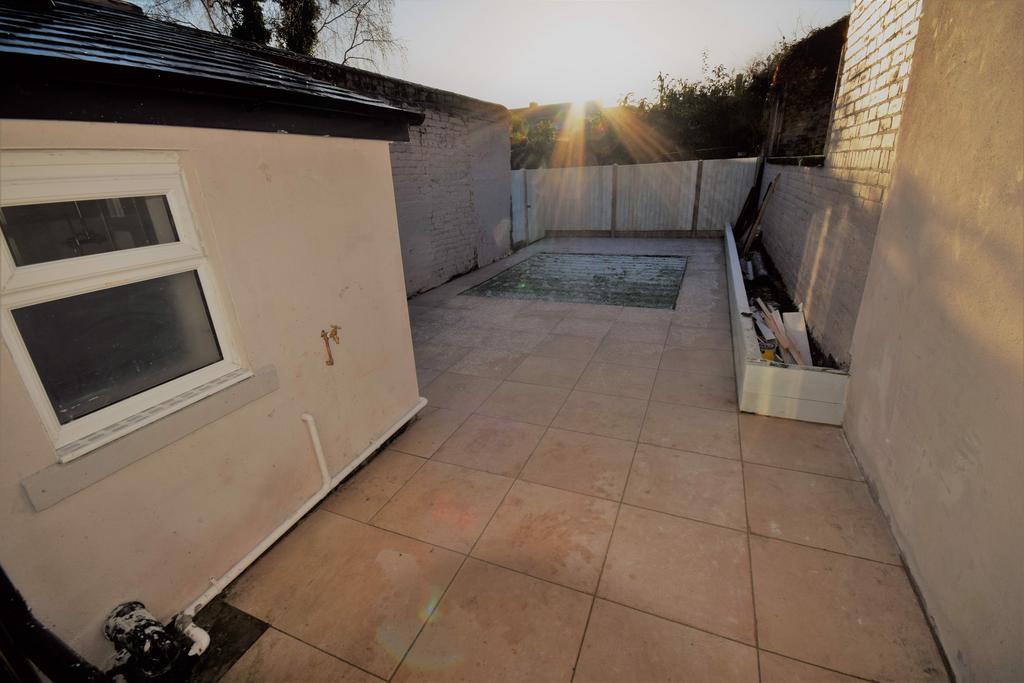 Shared Rear Garden