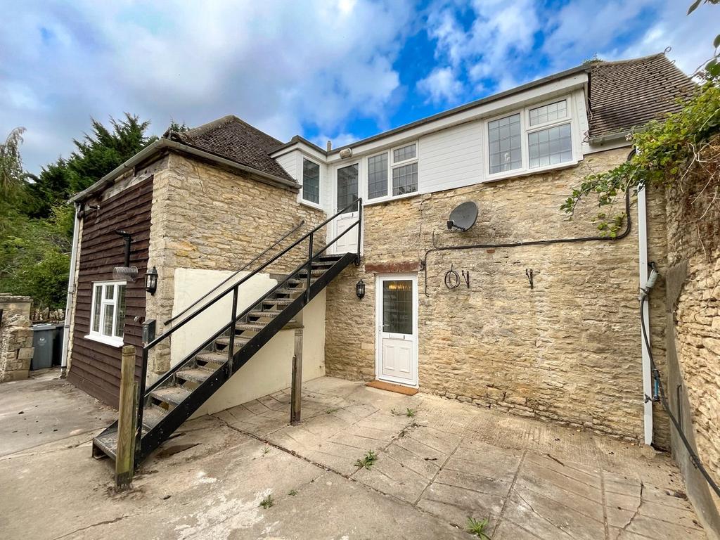 Hailey, Witney, Oxfordshire, OX29 2 bed apartment £1,000 pcm (£231 pw)