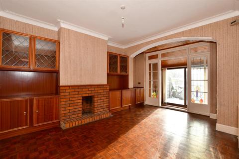 137 Woodford Avenue, Ilford, IG2 6UY