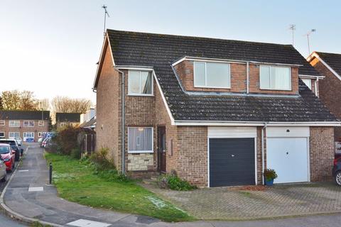 18 Chalgrove Road, Thame, OX9 3TF