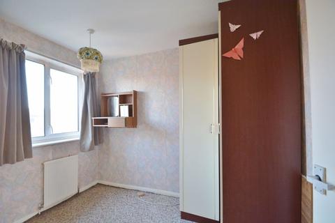 18 Chalgrove Road, Thame, OX9 3TF