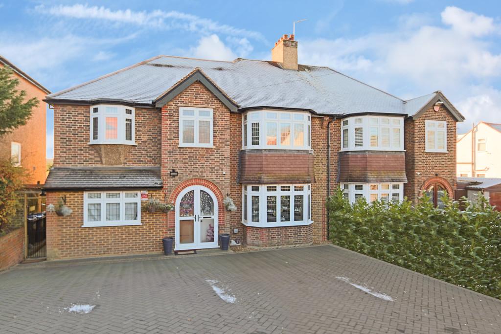 Marlpit Lane, Coulsdon 4 bed semidetached house £900,000