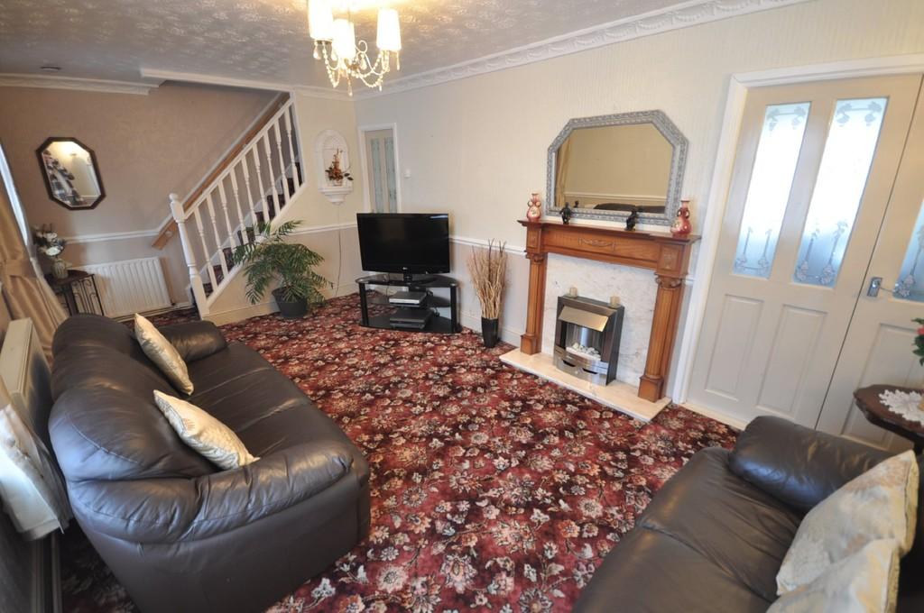 Warren Road, Thorne, Doncaster, DN8 4 bed terraced house for sale £