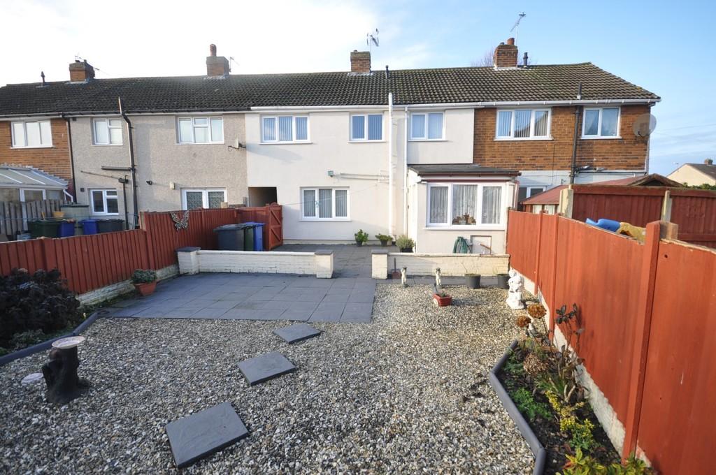 Warren Road, Thorne, Doncaster, DN8 4 bed terraced house £135,000