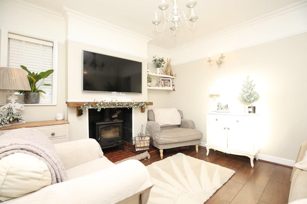 School Lane, Galley Common 2 bed semidetached house £200,000