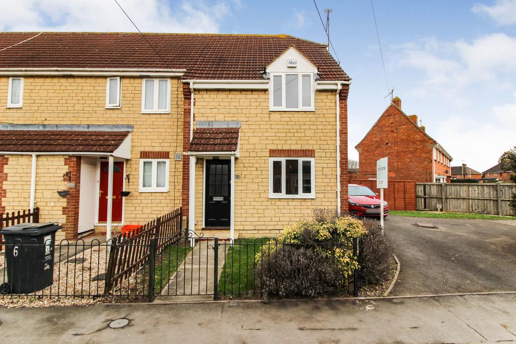 Ermin Street, Stratton St. Margaret... 3 bed end of terrace house £