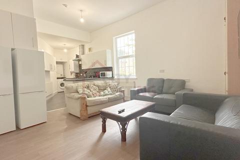 6 bedroom flat to rent, Annesley Grove