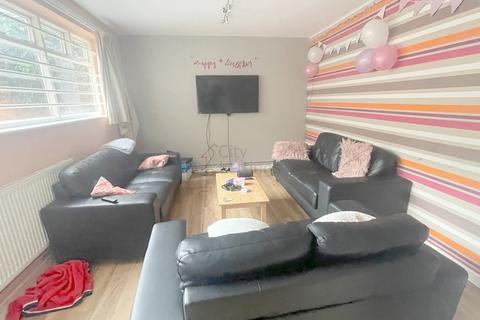 7 bedroom flat to rent, Annesley Grove