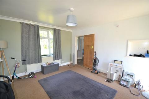 3 bedroom detached house to rent, Belham Road, Kings Langley, Herts, WD4