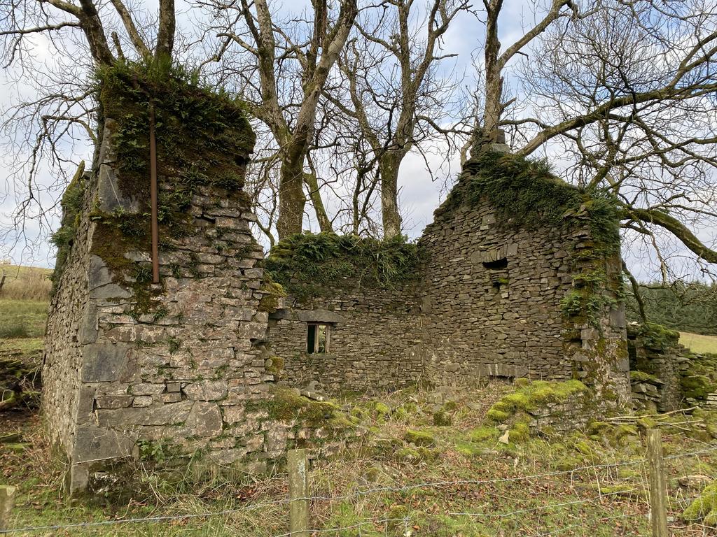 Cwrt Henri Old Farmhouse