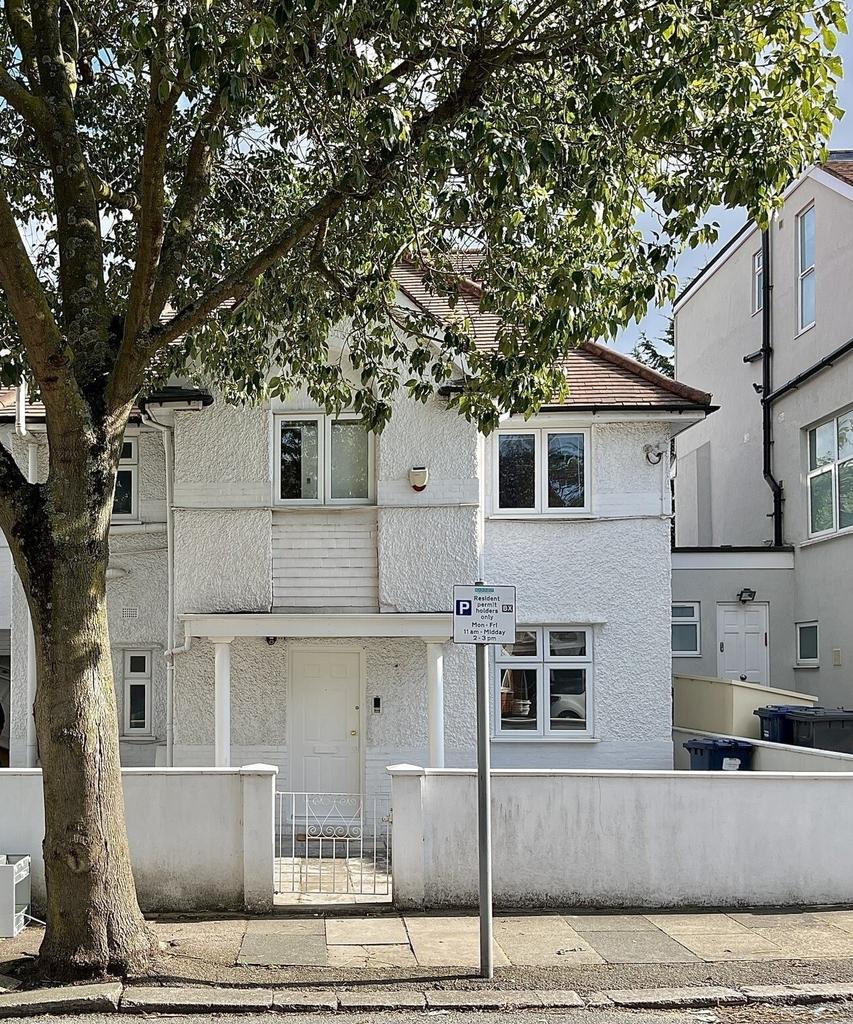 Ambrose Avenue, Golders Green, London, NW11 1 bed flat £1,345 pcm (£
