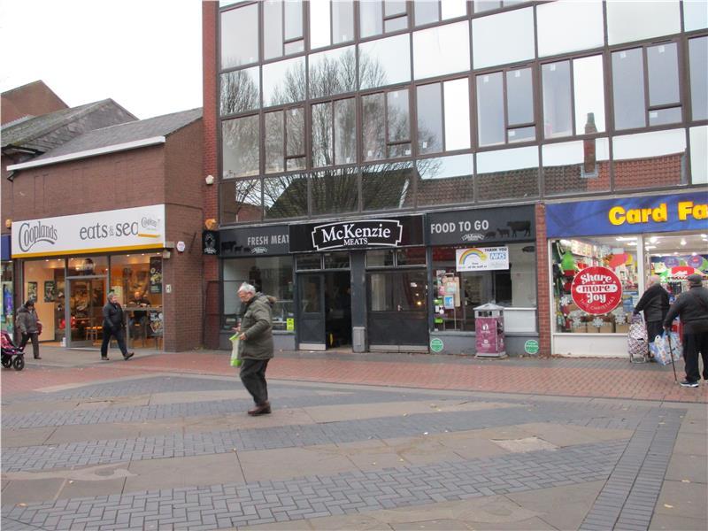 32B Carolgate, Retford, Nottinghamshire, DN22 6DY Retail property (high