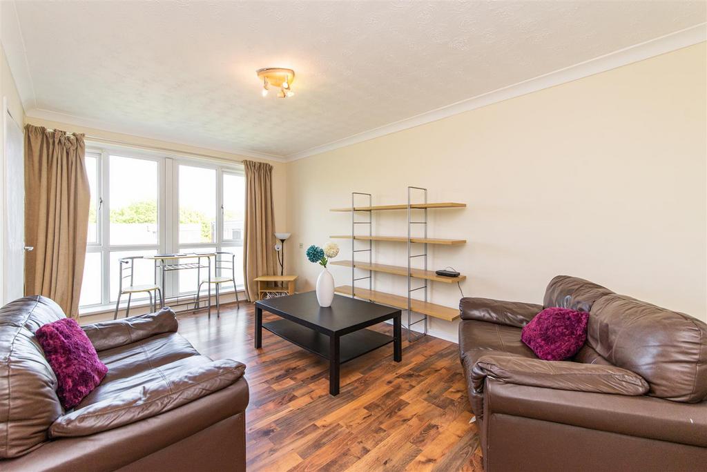 Monkridge Court, Gosforth, Newcastle... 2 bed flat £110,000