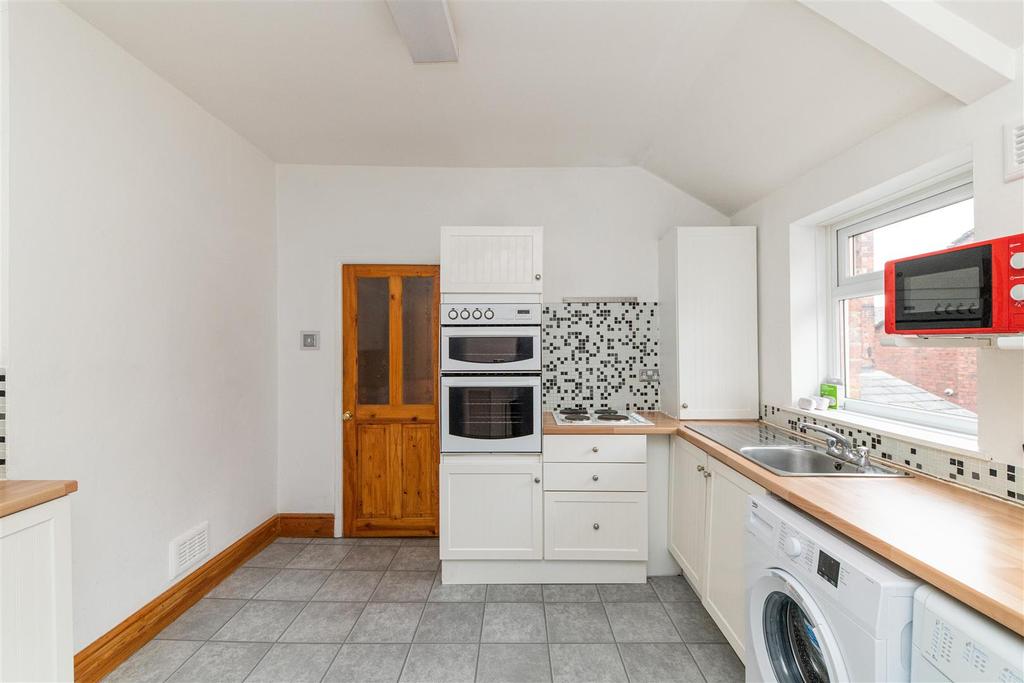 Coatsworth Road, Gateshead, Tyne and Wear 3 bed flat £700 pcm (£162 pw)